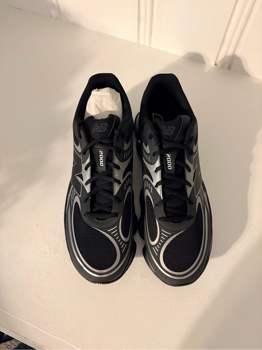 adidas Men's 2000 Black and Silver Athletic Sneakers